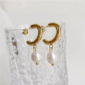 18K Gold Plated Pearl Earrings